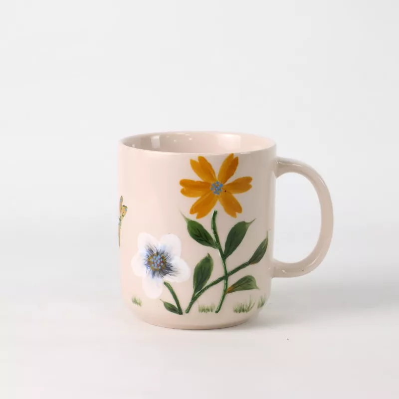 手描きの花柄セラミックマグ